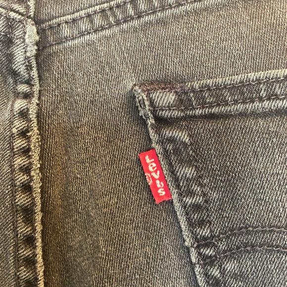 Vintage Levi’s 511 Black distressed jean shorts - Picture 3 of 14